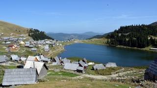 Novinar o Prokoškom jezeru: Kanalizacija se izlijeva u jezero, napravit će uskoro baru