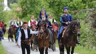 Manifestacija "513. dani Ajvatovice": Konjanici iz Karaule krenuli ka Pruscu