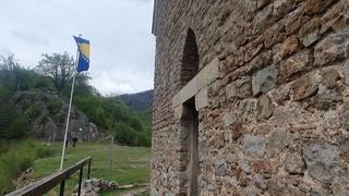 Foto + video / Na kraljevskom gradu Bobovcu ima posjetitelja, ali nema ih ko dočekati