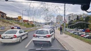Kamenjem pogođena tri nova trolejbusa u Sarajevu