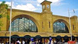 Opasnost: Glavna željeznička stanica u Londonu evakuisana zbog dima i mirisa gasa