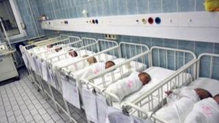 U sarajevskoj Općoj bolnici rođene tri, na UKC Tuzli devet beba