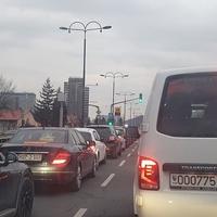 Sve stalo: Popodnevne gužve u Sarajevu postale nesnošljive, šteta što nemamo transverzale, longitudinale, tranzite...