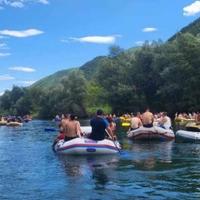 U Goraždu počela četvrta Eko Drinska regata: Više od 400 učesnika krenulo iz kampa 