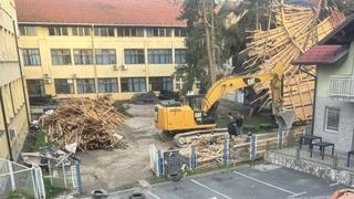 Četvrti dan od rušenja krova na gimnaziji: Iz Vlade TK još nema reakcije