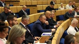 Predstavnički dom PFBiH raspravljao više sati o zaključku Etičke komisije o istupu zastupnika Karamatića