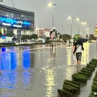 Ovako izgleda Dubai pod vodom: Potop u pustinji, grmljavinska oluja pogodila milionski grad