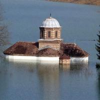 Nestvarni snimci potopljene crkve u Srbiji