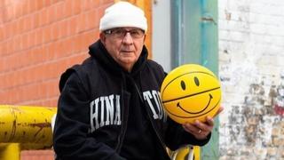 Slovenca od 77 godina prati skoro dva miliona ljudi: Promovira uličnu modu
