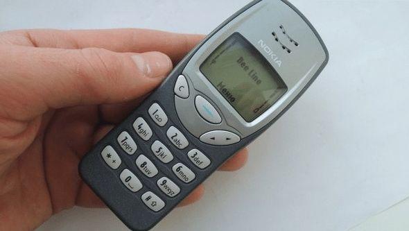 Nokia 3210 - Avaz
