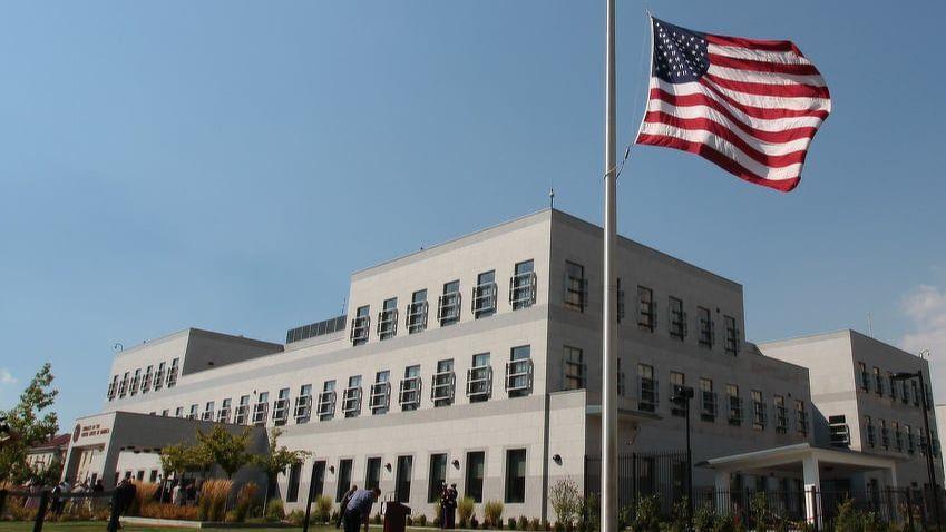 Ambasada SAD BiH objavljuje javnu prodaju korištene imovine (namještaj i bijela tehnika)