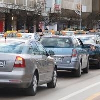 Protest taksista u Banjoj Luci zbog stajališta i licenci