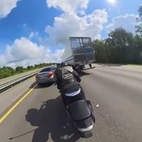 Motociklista snimio trenutak kada je doživio strašan sudar: "Naučio sam lekciju, imam 20 polomljenih kostiju"