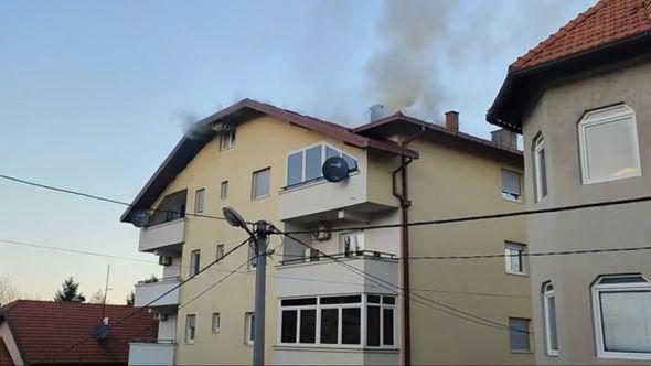 Požar na zgradi u Gradačcu - Avaz