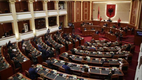 Albanski parlament - Avaz