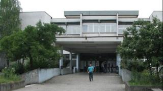 Evakuirana srednja škola u Živinicama zbog dojave o bombi: U toku je KDZ pregled 