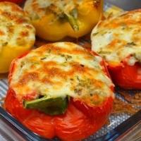 Paprike punjene sirom i povrćem: Jeftin prijedlog za sjajan ručak
