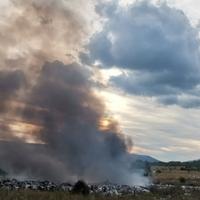 Požar na deponiji otpada u Drvaru poslije 10 dana nije lokaliziran