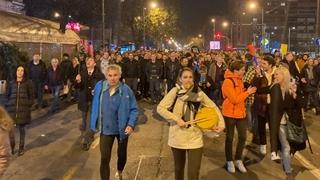 Beograd: Osmi protest ispred zgrade RIK-a protiče mirno