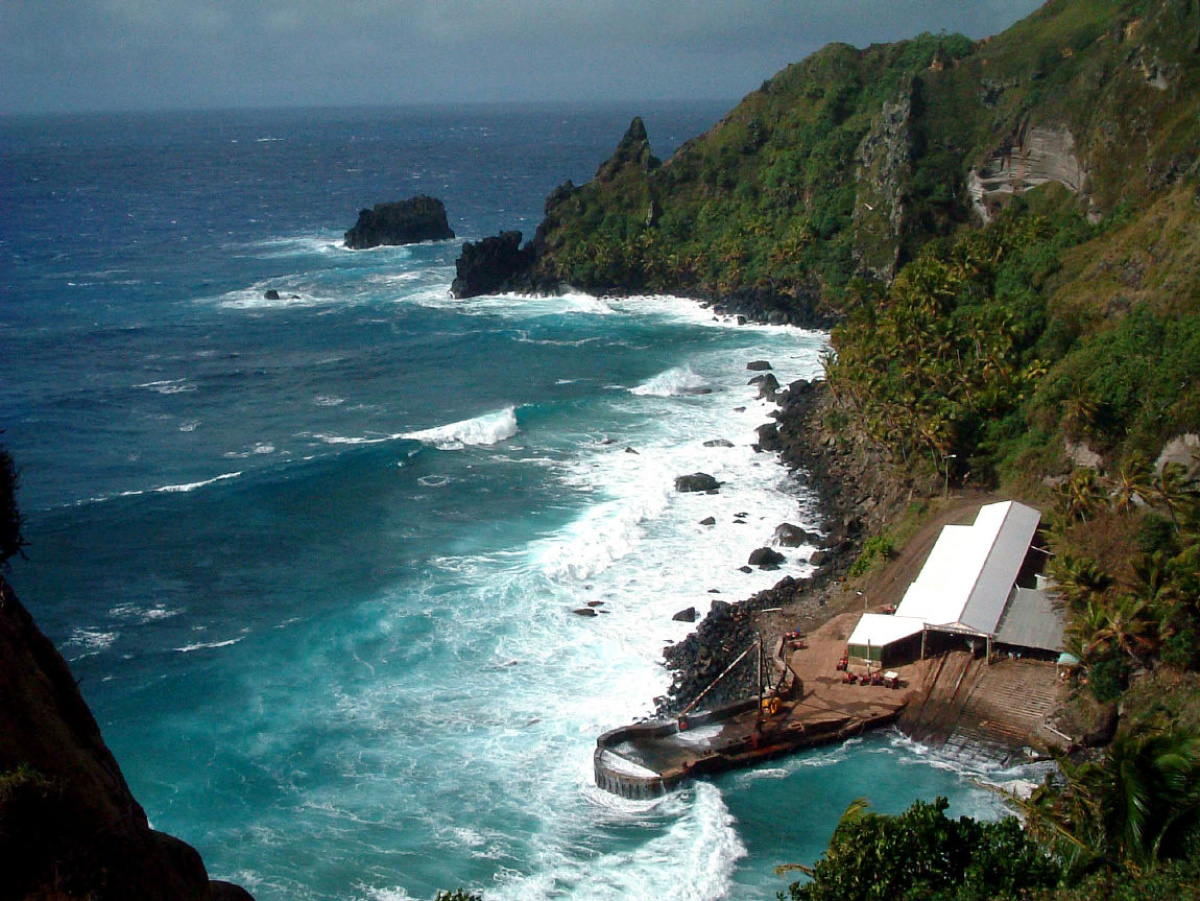 pitcairn-dock