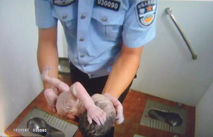 policajac-peking-beba1