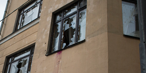 razbijeni-prozori-na-zgradi-turske-ambasade-u-moskvi