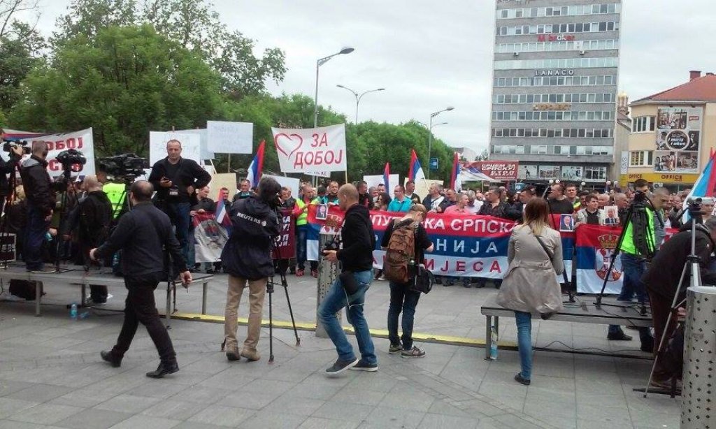 Demonstranti na Trgu Krajine
