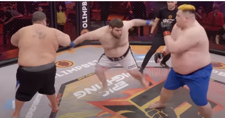 Bizaran meč: Ruski MMA borac nokautirao blogere 226 kg teže od sebe
