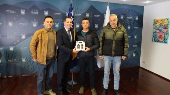 Grad Bihać povećava podršku pčelarima i plasteničarima