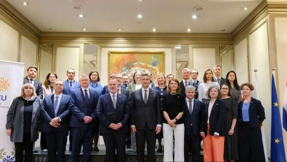 Plenković se sastao s ambasadorima iz EU: Naglasio važnost jednakopravnosti naroda u BiH