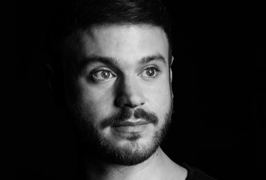 Nedim Džinović o predstavi „On(a)“: Reakcije publike najveća su potvrda da je vrijedilo