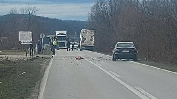 Teška saobraćajna nesreća na dionici Ormanica - Gradačac: Povrijeđene četiri osobe