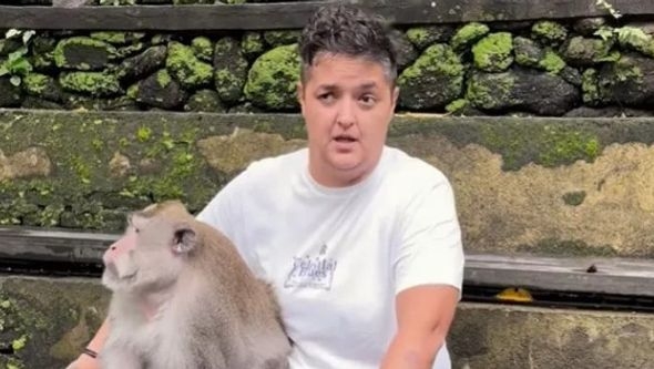 Video / Marija Šerifović na Baliju doživjela nevjerovatnu situaciju: Ujeo je majmun