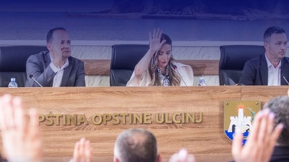 Ulcinj uvodi stroga pravila za turiste: Kazne do 500 eura za šetnju u kupaćem kostimu 