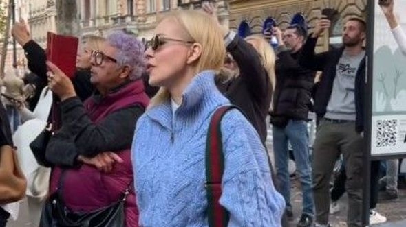 Video / Jelena Rozga među mnogobrojnim građanima Zagreba na skupu za Halida: Nije krila tugu
