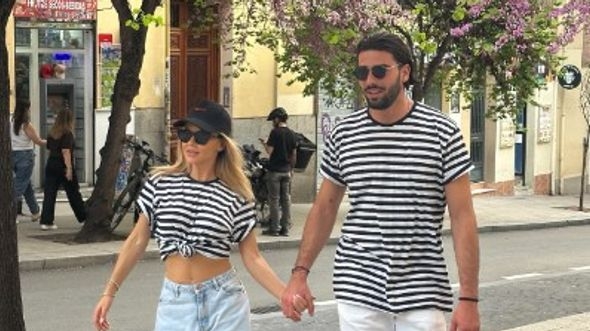 Maja Šuput i Šime Elez prošetali Madridom: Modno usklađeni uz majice sa prugama