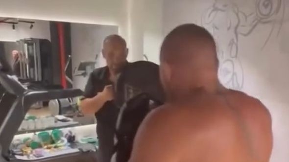 Video / Mekgregor pokazao snimak s treninga, navijači odmah uočili veliki problem