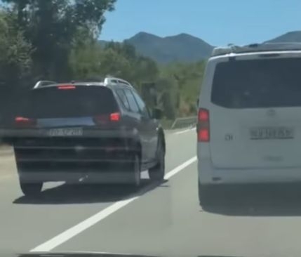 Jeziv snimak s puta: Za dlaku izbjegnuta tragedija