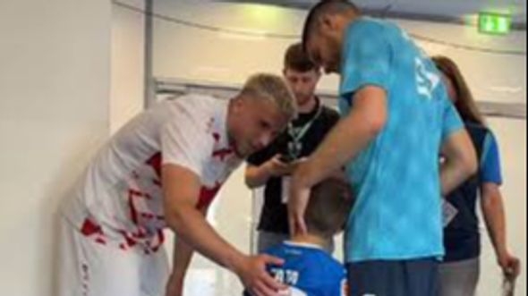 Demirović i Kramarić ukrali šou prije meča: Sluša li te sin? 