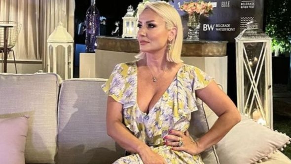 Pjevačica žrtva prevare: Hitno se oglasila