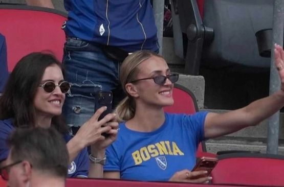 Supruge Zmajeva zajedno na tribinama: Sabrina Tabaković utakmicu pratila s Amrom Džeko
