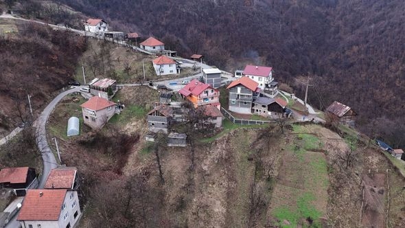 Dvije godine od zemljotresa mještani Ljubetova u strahu: Nekome 70.000 KM, a nekome ni da kažu ‘selite’