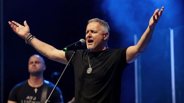 Thompson više neće moći pjevati u glavnom gradu: Zagreb zabranjuje ustaški pozdrav 'Za dom spremni'
