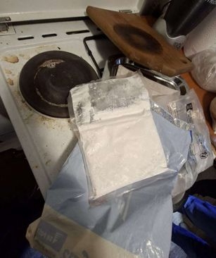 Policija u Zenici zaplijenila amfetamin i ekstazi, uhapšena jedna osoba