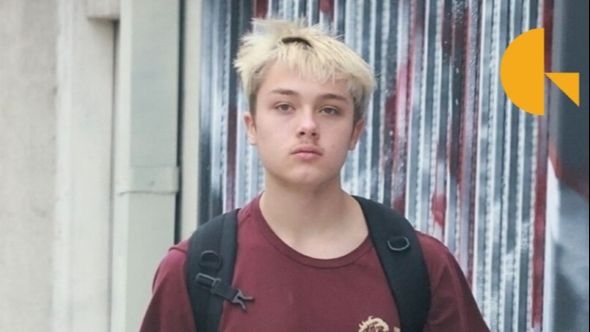 Jedini biološki sin Anđeline i Breda ofarbao kosu i sada nosi frizuru svog oca