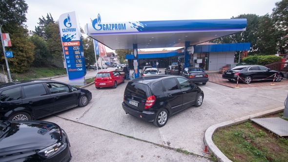 Oštar skok cijena nafte na svjetskom tržištu, uskoro će se odraziti na cijene goriva u Bosni i Hercegovini