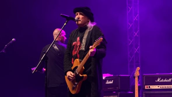Plavi orkestar priredio spektakl: Hiljade glasova pjevale od prve do zadnje pjesme