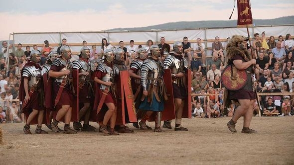 Gladijatorske borbe privukle mase desetine hiljada posjetilaca: Rimski dani oživjeli antički svijet u Mokrom