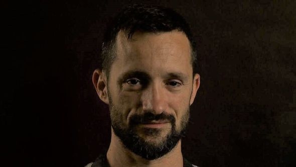 Bh. fotograf Mustafa Ibrahimi: Na pusti otok bih ponio loptu