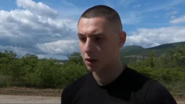 Prijatelj ubijenog maturanta: Bilo ga je strah, pa sam išao s njim, Aleksić otvara vrata i govori "uđi, uđi", a onda puca